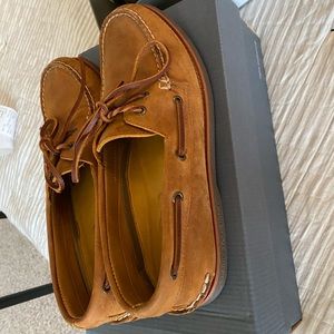 Sperry Gold Cup boat shoes